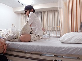 入院中の病弱な少女の病室を夜な夜な訪問する変態医師 深夜の隠し撮り卑劣映像・勝手にAV発売　サンプル画像02